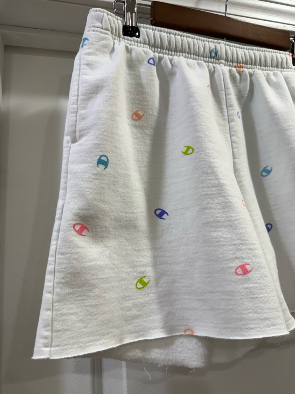 Champion White Logo Sweatshorts Size Medium - Picture 3 of 14